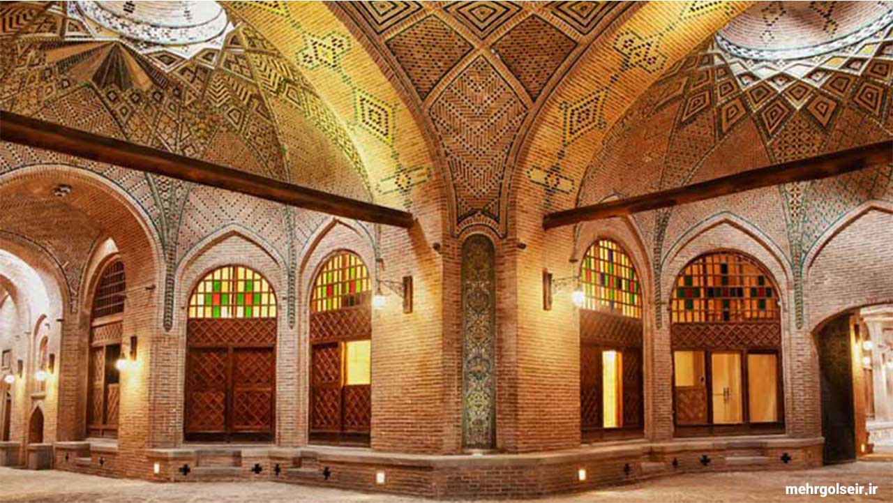 طاق‌های آجری و درهای چوبی سرای سعدالسلطنه قزوین