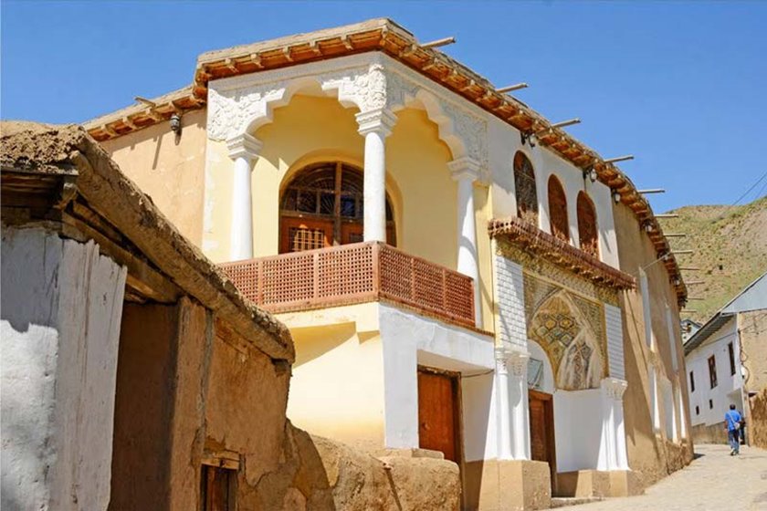 نیما یوشیج